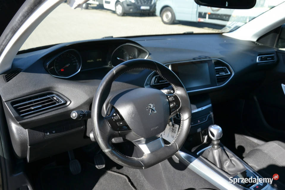 Peugeot 308 12 benzyna 130 FAJNY PRZEBIEG full