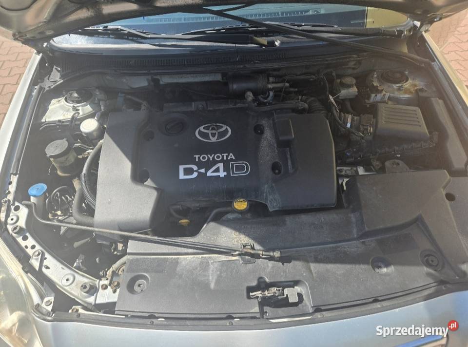 Toyota Avensis 20 Diesel 2005 długie opłaty manualna
