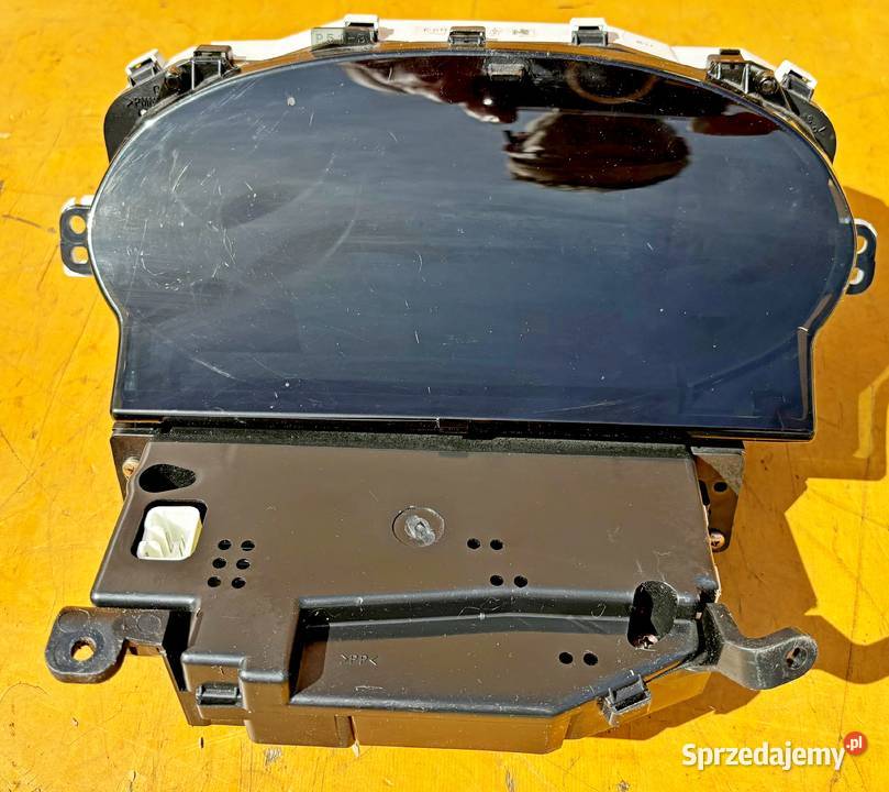 TOYOTA YARIS VERSO LICZNIK ZEGAR 838005C630 osobowe mazowieckie
