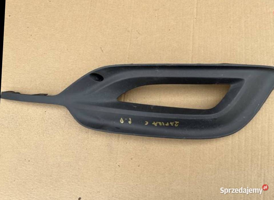 OPEL ZAFIRA C LIFT KRATKA HALOGENU PRZÓD PRAWY Części montażowe Międzychód