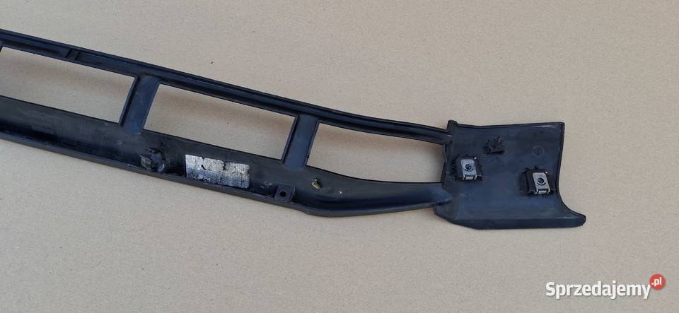 IVECO SWAY SWAY ATRAPA LISTWA OSŁONA MASKI Bieleń sprzedam