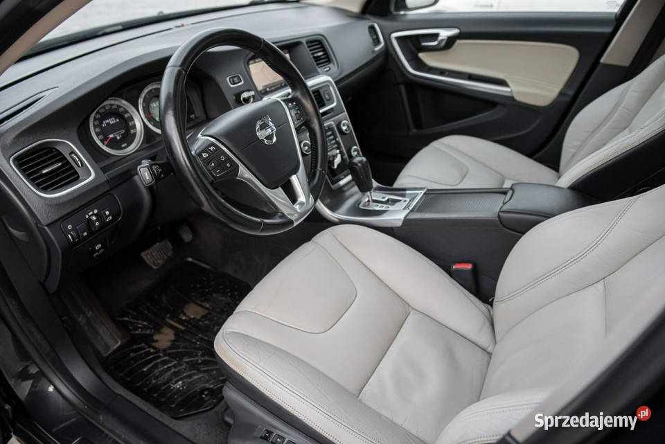Volvo V60 16T 180 I 20102018 mazowieckie Zwoleń