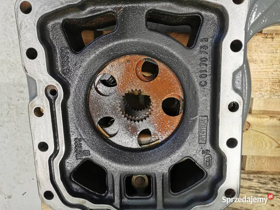 Valtra T 213 Ucho dolnego ramienia TUZ Wilkowo sprzedam