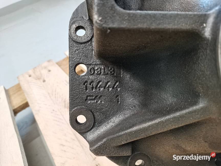 Środek osi 12X30 Claas Celtis 456 RX Pozostałe Wilkowo