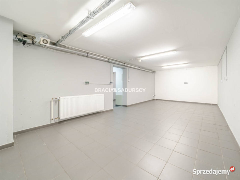 sprzedaży lokalu Kraków Geremka 4712m2 dojazd asfaltowy