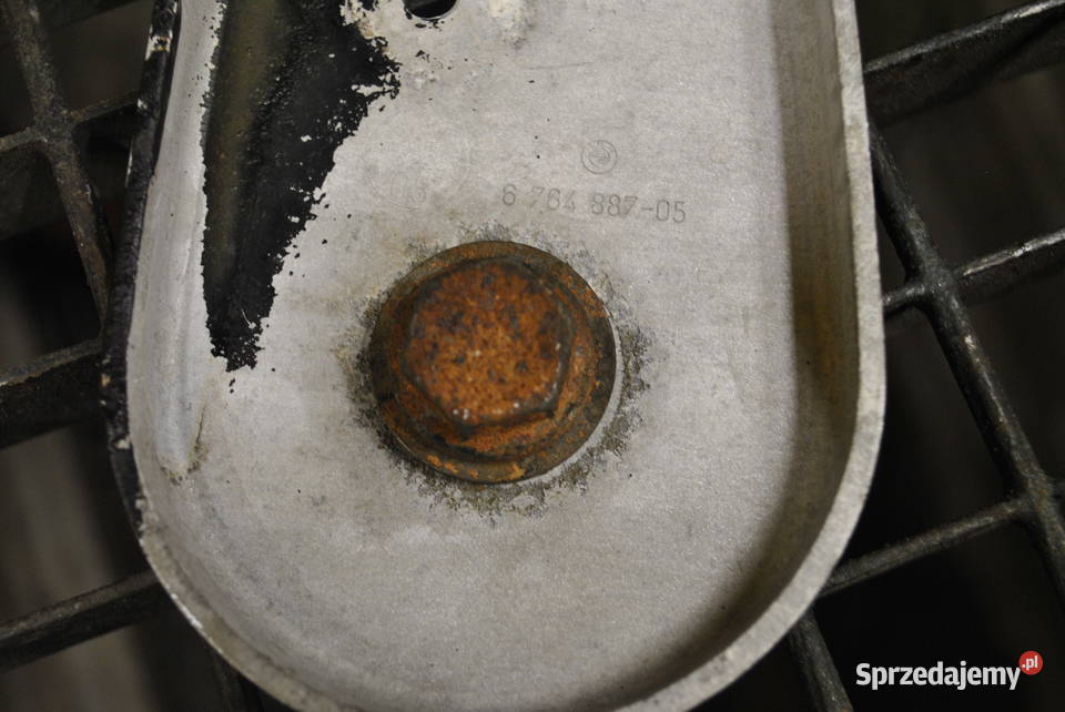 Łącznik tylnej ławy lewa strona z przodu BMW E60 osobowe Poręba sprzedam