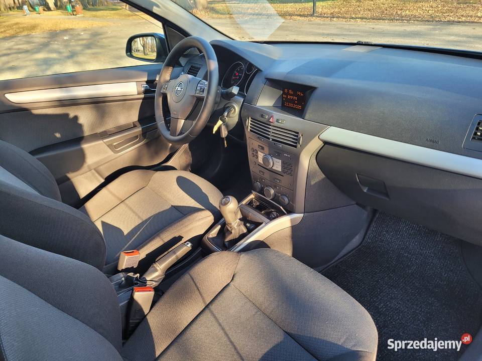 OPEL ASTRA H KOMBI 16 16V BENZYNA Haczów