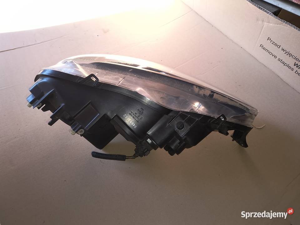 Alfa Romeo 147 lift Reflektor lewy kpl DEPO osobowe Domasław sprzedam