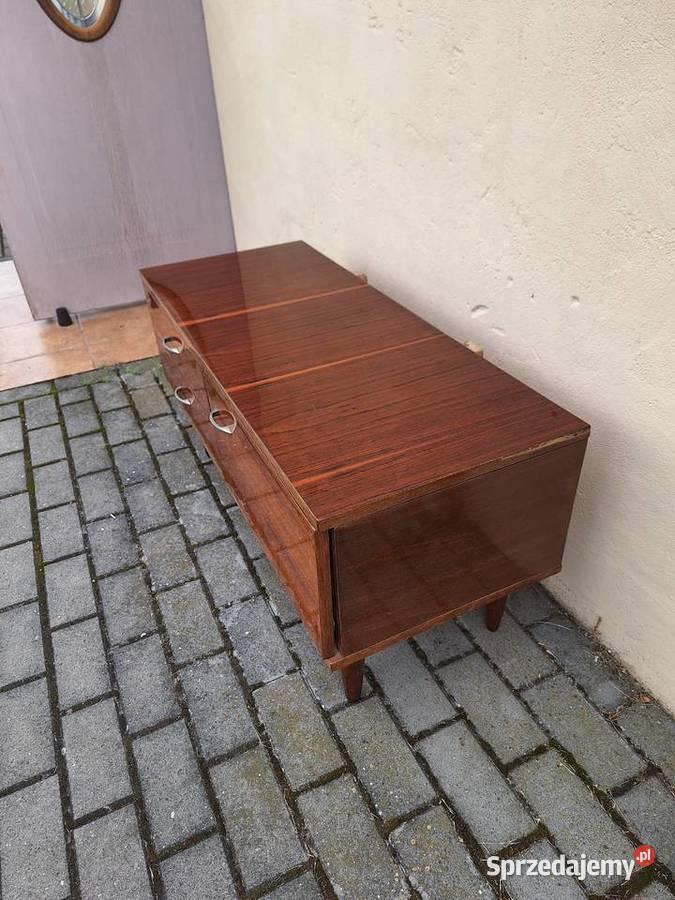 Komoda z szufladami z czasów PRL Sochocin