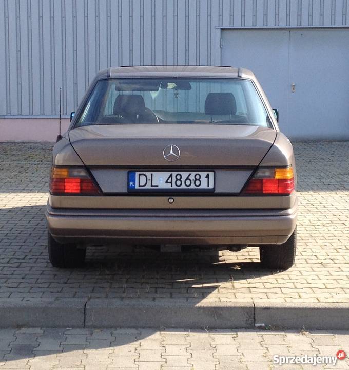 Mercedes W124 250D sedan 1988r wąska listwa garażowany Legnica