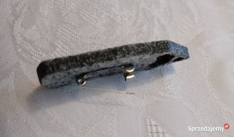 BROSZKA filcowa szara kształt ołówka filc wielkopolskie Oborniki