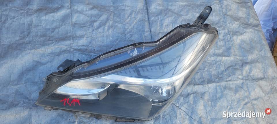 TOYOTA YARIS III LIFT 1417 REFLEKTOR LEWY PRZÓD osobowe Ruda Śląska