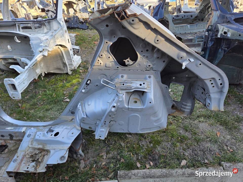 Toyota Yaris CROSS Błotnik ćwiartka tył prawy osobowe