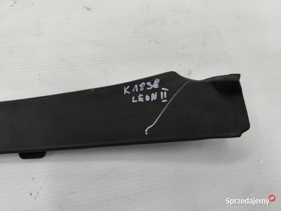 LISTWA SZYBU CZOŁOWEJ LEWA SEAT LEON II 18 TSI sprzedam