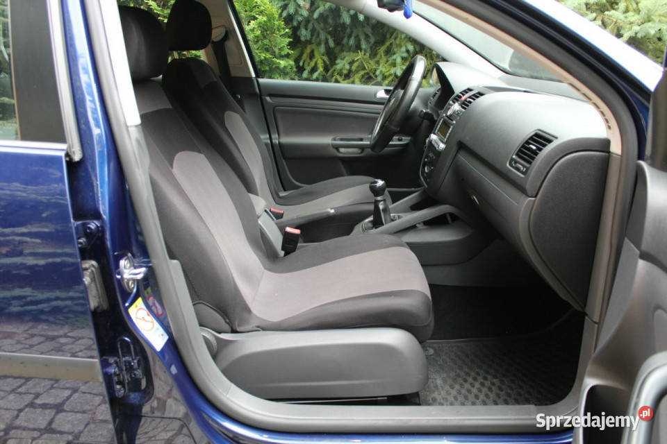 Volkswagen Golf 16 MPI 102 188 5 drzwiowy 102KM