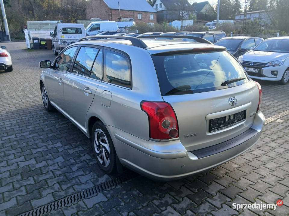 Toyota Avensis 18i LIFT klima NAVI czujniki stan manualna Gryfino