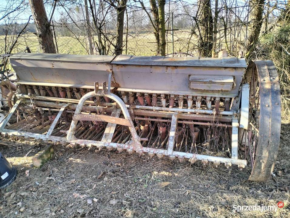 Siewnik konny przerobiony do ciągnika Abramów