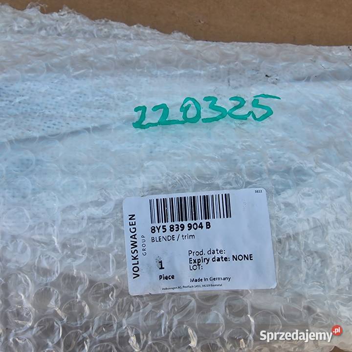 AUDI A3 8Y LISTWA NAKŁADKA DRZWI TYŁ PRAWE NOWA Listwy i nakładki Bieleń