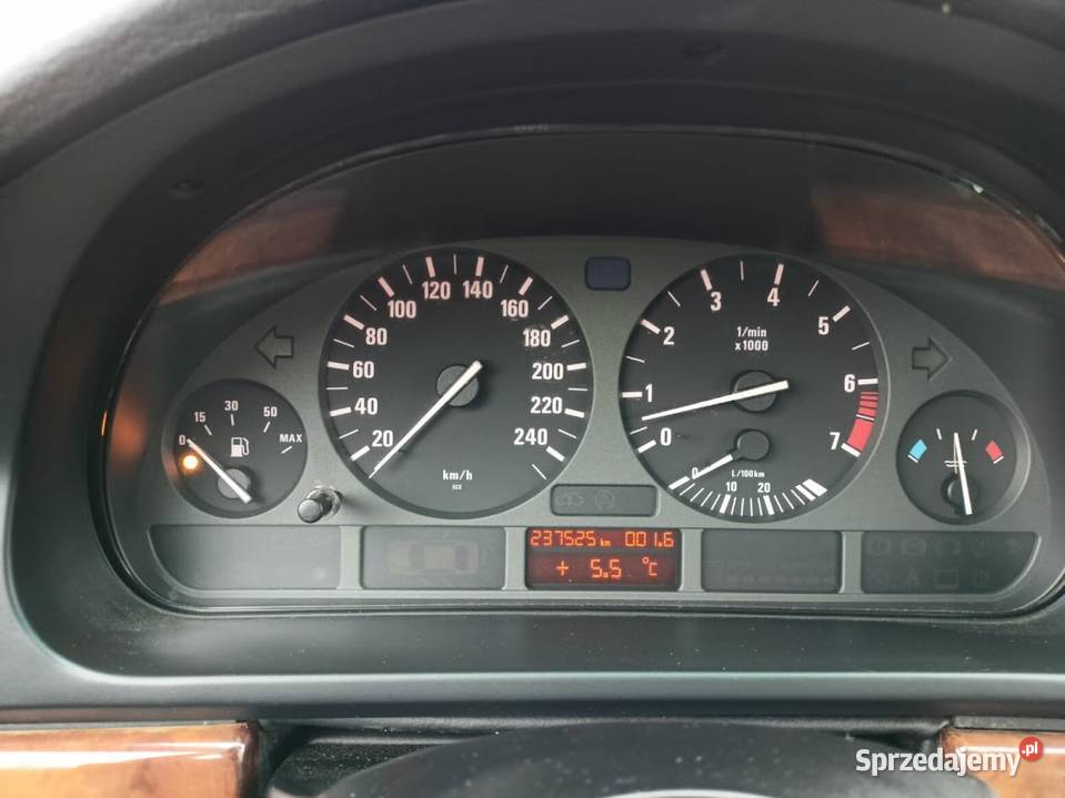 BMW E39 20 Benzyna 150 1999r nieuszkodzony Koło sprzedam