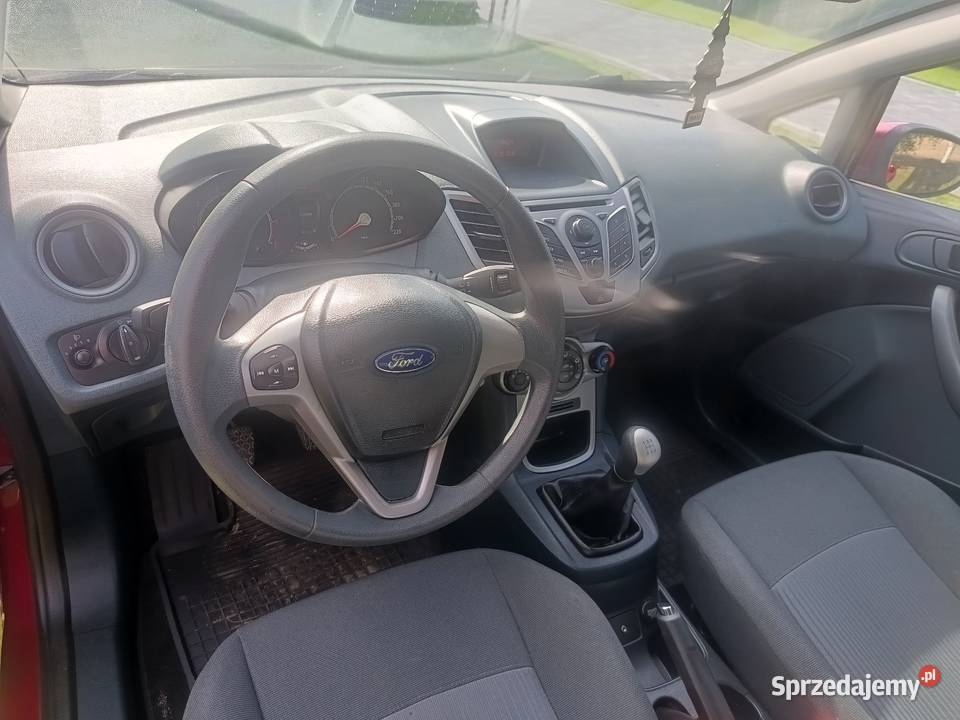 Sprzedam ford fiesta 125 Ambiente bordowy Kijowskie Nowiny