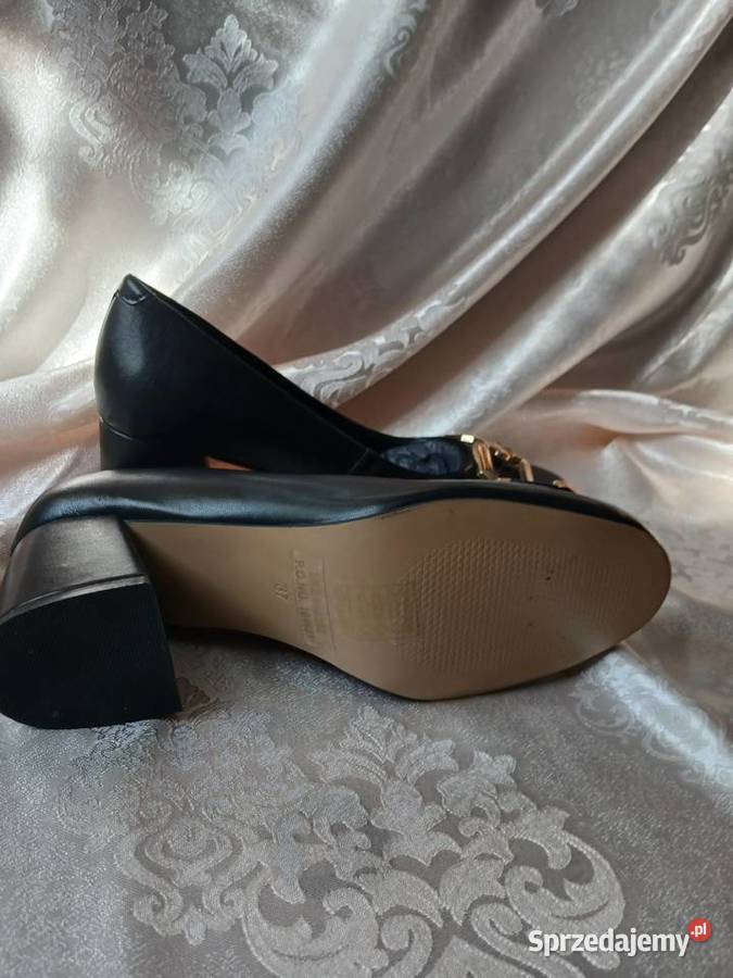 Czarne czółenka bonprix 37 złota klamra niski 23cm Sochaczew