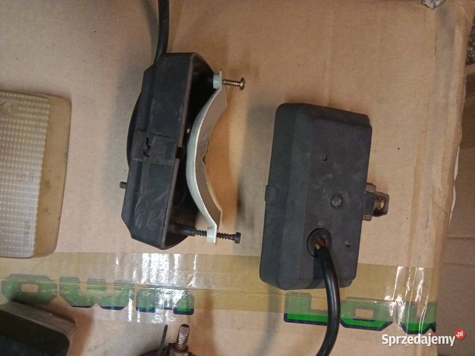 Fiat 126p Fiat 125p lampa cofania przeciwmgielna Stalowa Wola