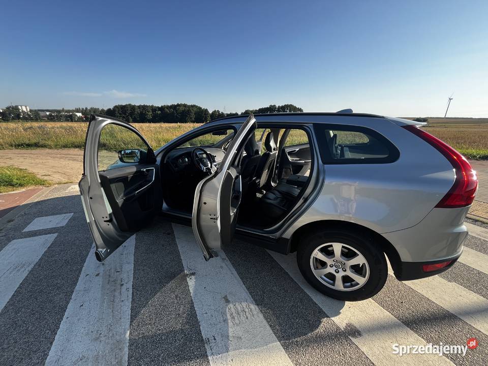 Volvo xc60 nowe opony wielosezonowefiltry i OC Łomża sprzedam