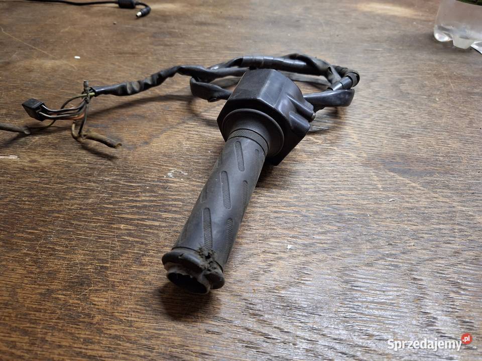 Suzuki GS 500 przełącznik prawy gs500 rolgaz dolnośląskie Jelenia Góra sprzedam