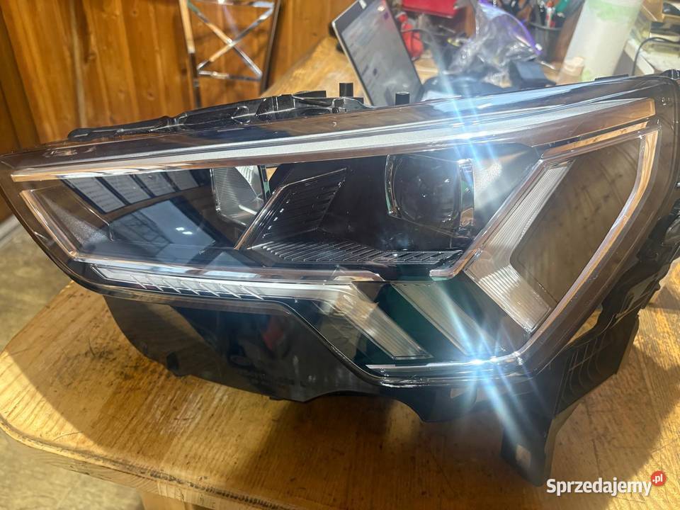 Audi Q3 II 20182025 lampa lewa Full LED Sierakowice sprzedam