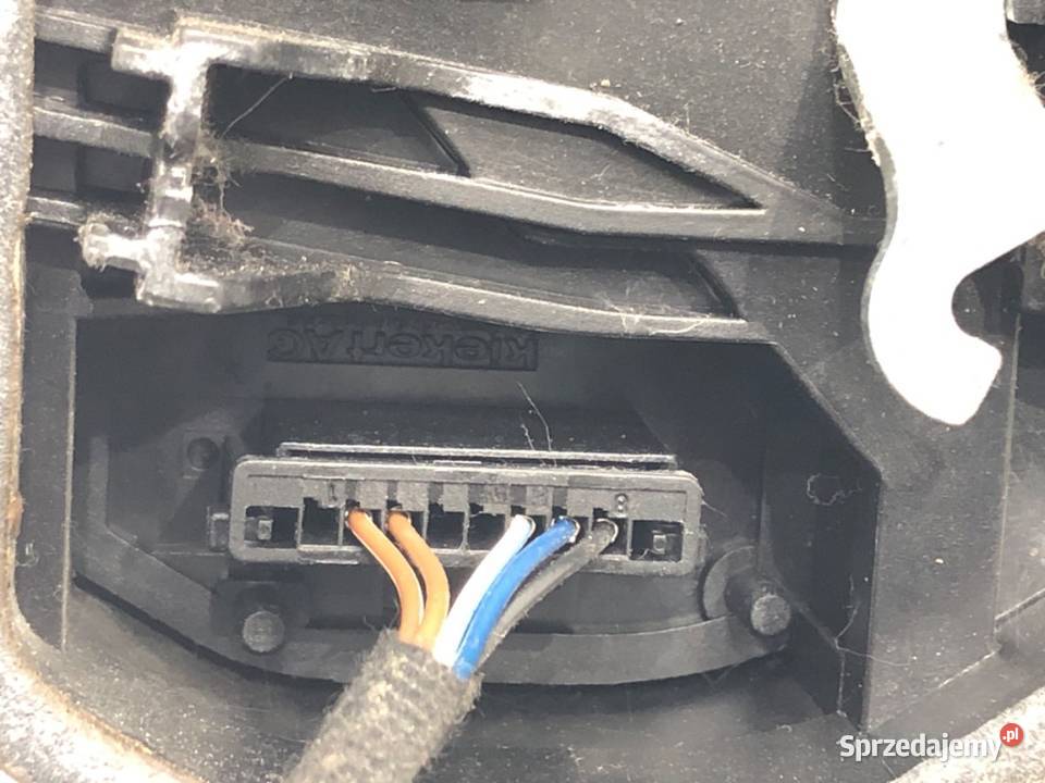 ZAMEK DRZWI LEWY PRZÓD BMW E87 Hatchback 7202149