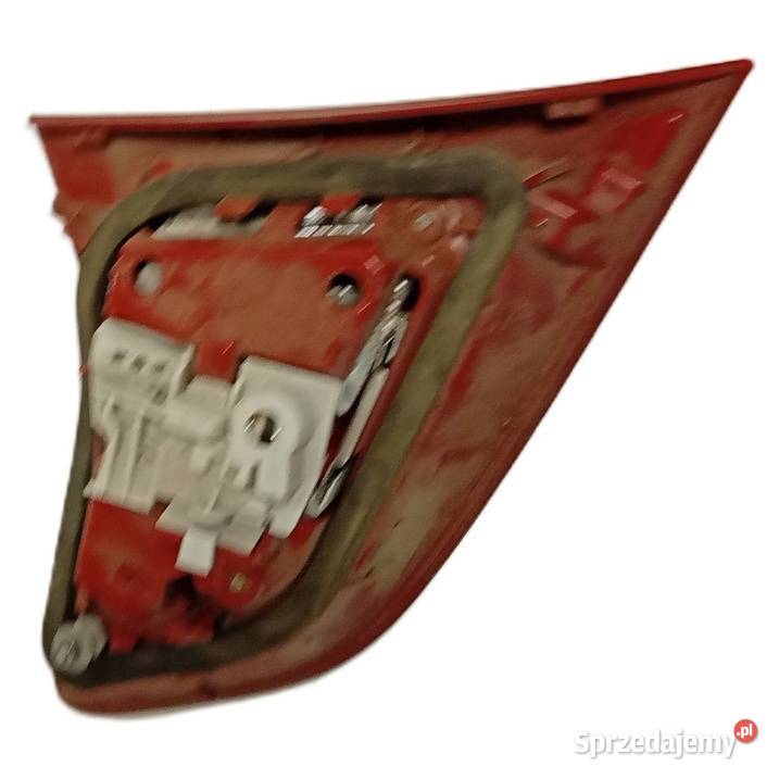 Tylna lampa zespolona prawa zewnętrzna czerwona