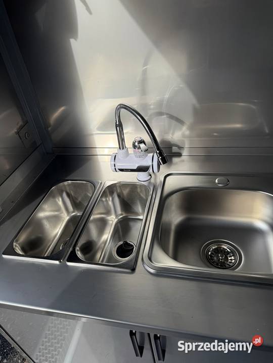 Food Truck samochód gastronomiczny automatyczna Koło