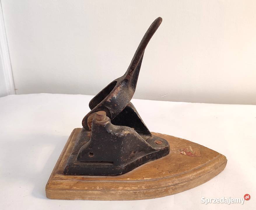 Stary żeliwny dziurkacz biurowy zabytek PRL Gdańsk