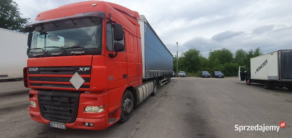 Syndyk sprzeda ciągnik samochodowy siodłowy DAF Karczew