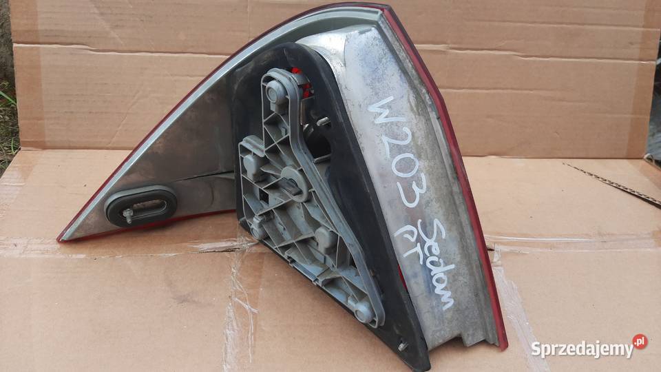 lampa prawa tylna mercedes c w203 sedan sprzedam