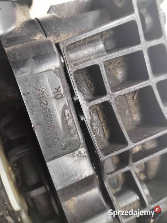 OBUDOWA TERMOSTATU 16 CRDI Hyundai i30 III 2016 Termostaty