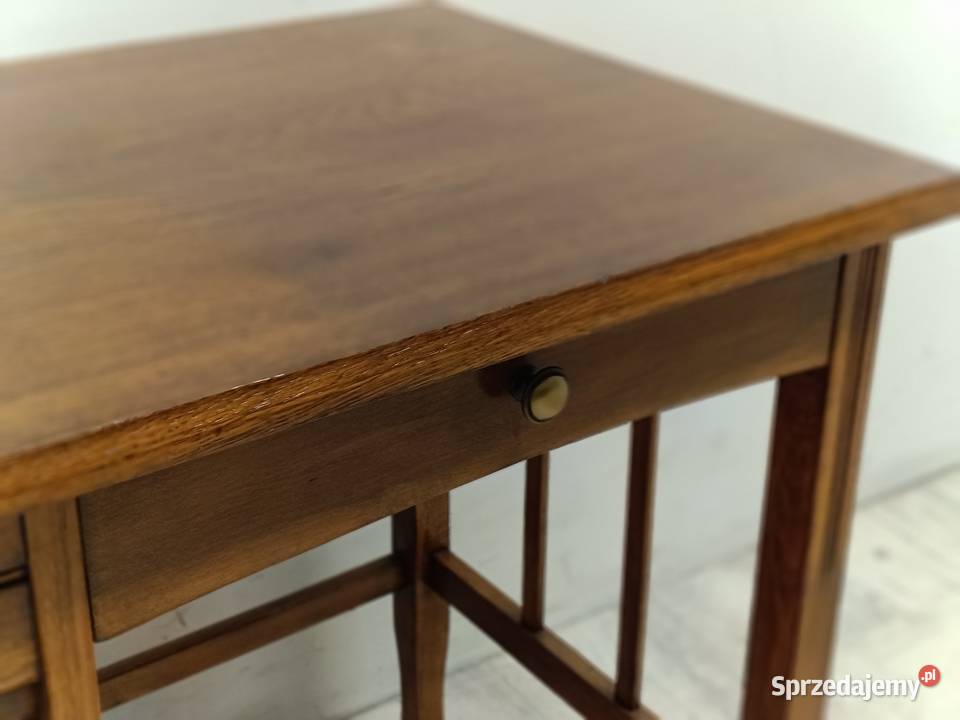 małe biurko dwustronne drewniane model Thonet z łódzkie Radomsko