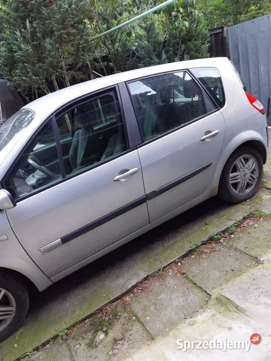 Sprzedam Renault Scenic 2004 r 19 TD 88 KW uszkodzony