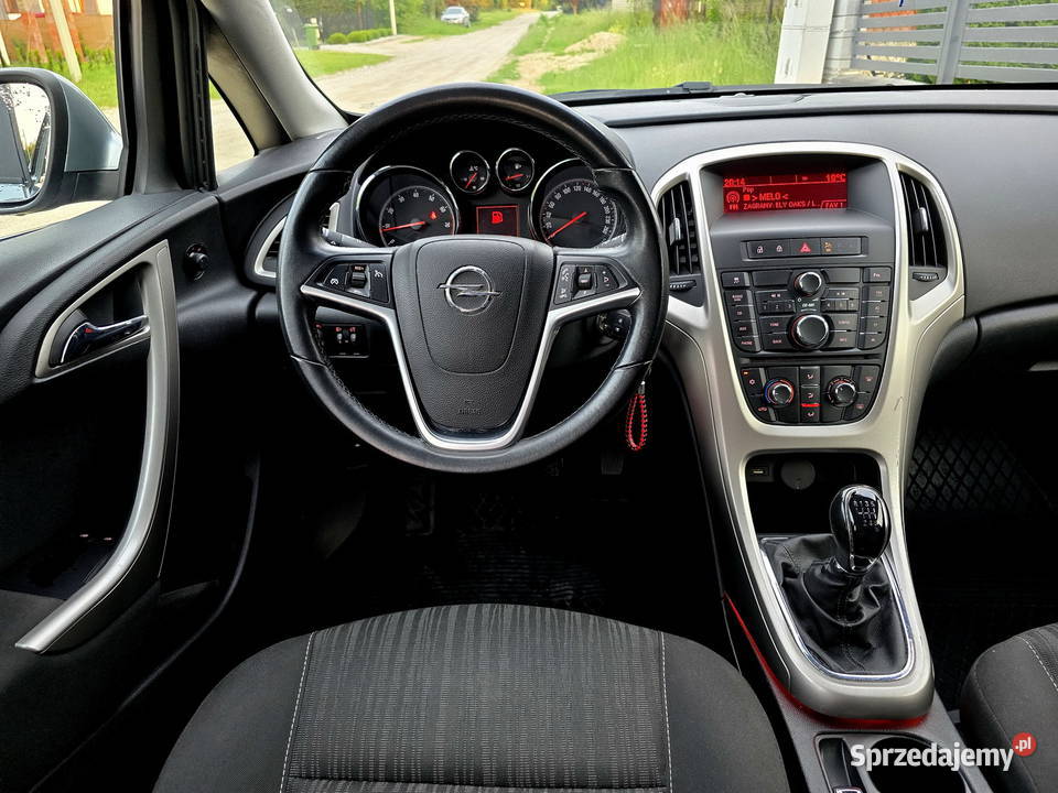 Opel Astra J Kombi 14 Turbo Enjoy 140 SZWAJCAR Zgierz sprzedam