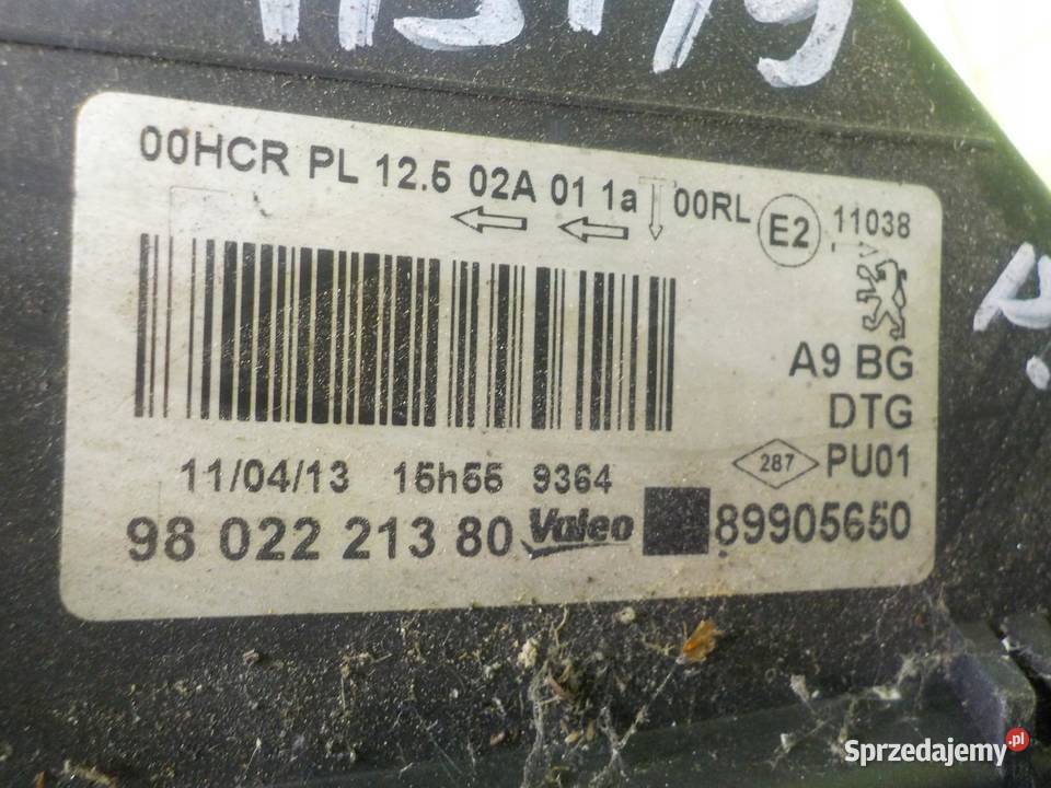 PEUGEOT 208 I 14 EHDI 13r HB 5D lampa prawa Lampy przednie Suków