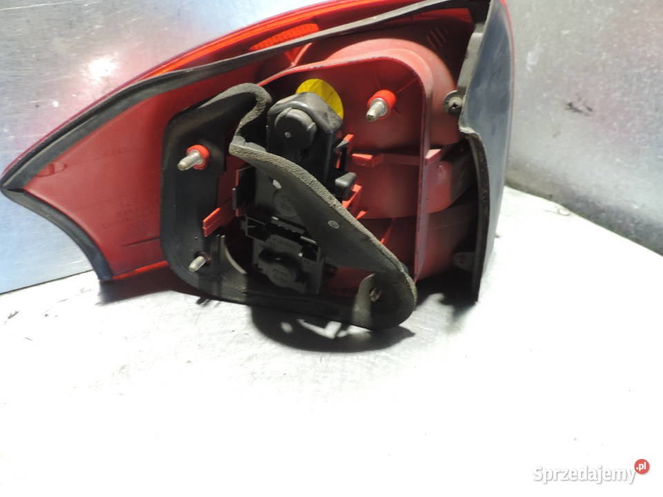 LAMPA PRAWY TYŁ AUDI A6 C5 SEDAN Lampy tylne Nowy Sącz