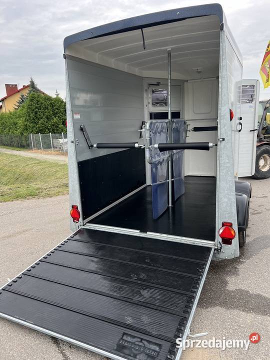 Przyczepa do koni z trapem 2020 r Do przewozu koni Solnica