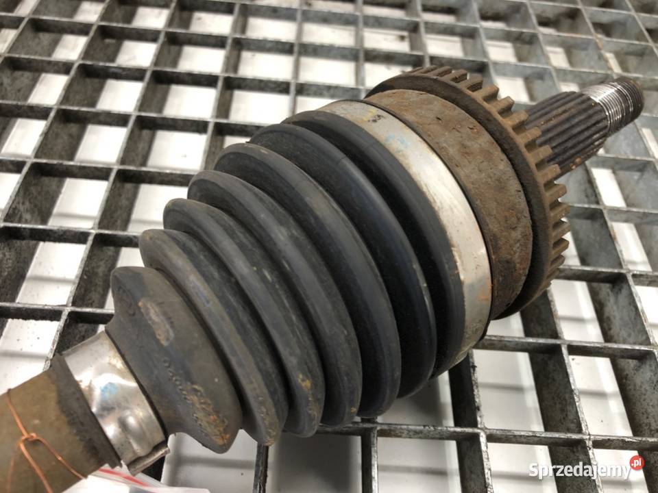 PÓŁOŚ PRAWY PRZÓD KIA CEED 14 100 1218 PRZEGUB