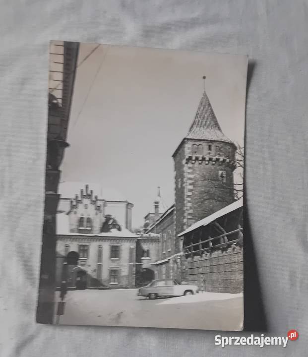 Pocztówka Kraków fragment murów obronnych z wielkopolskie Koźminek