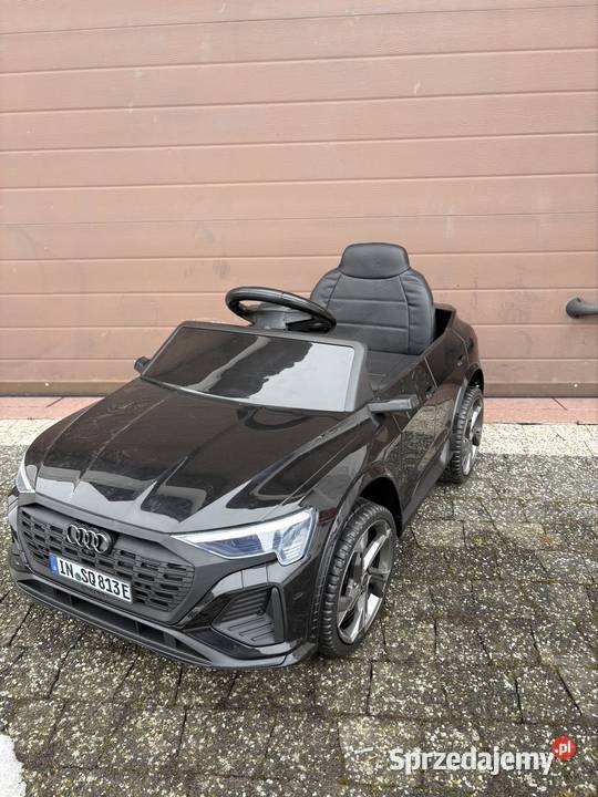 samochód na akumulator Audi SQ8 nowy zabawka