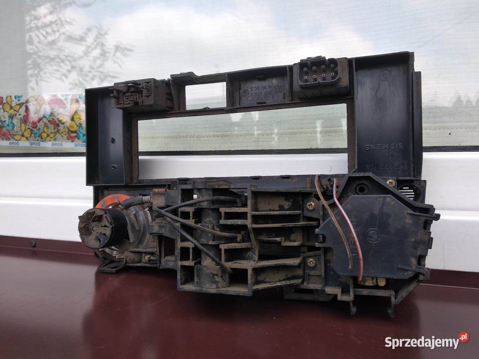 BMW E30 ramka środkowa panel sterowania nawiewem osobowe Sieradz sprzedam