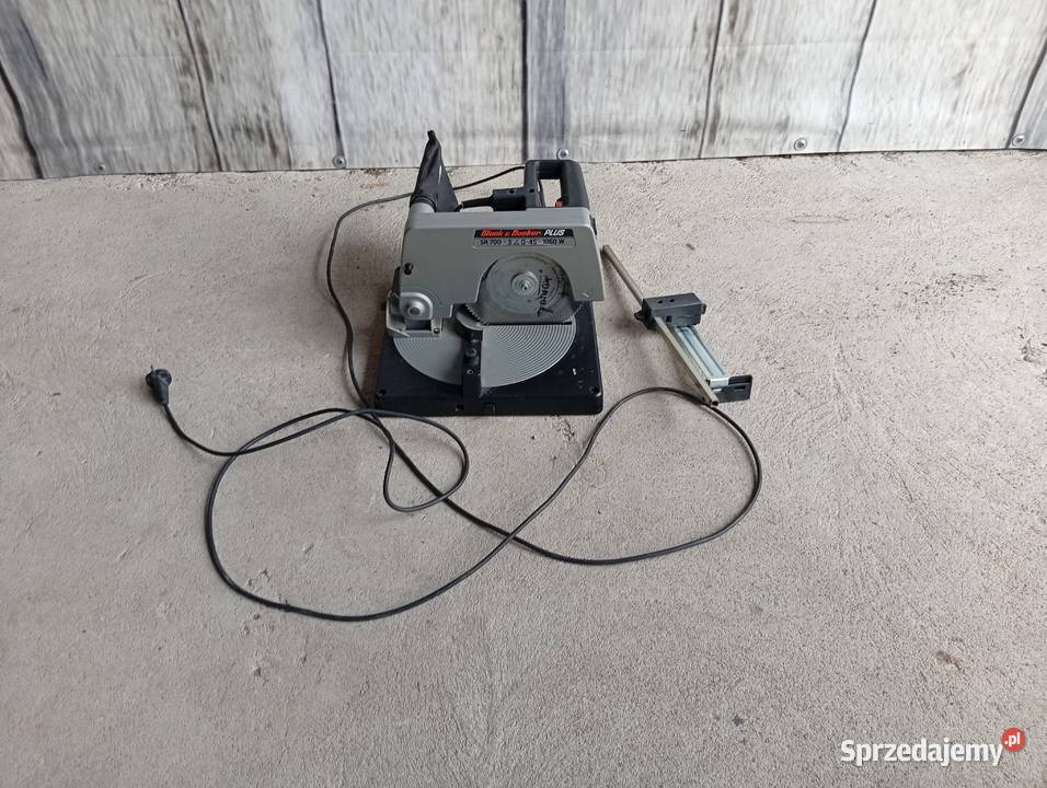 pilarka ukośna ukośnica Black Decker Plus SR700 Byczyna