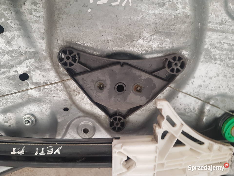SKODA YETI MECHANIZM OPUSZCZANIA SZYBY PRAWY TYL mechanizmy opuszczania szyb Wyposażenie wnętrza wielkopolskie Turek