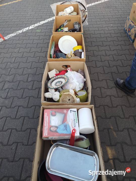 Kartony z Niemiec z rzeczy używane szkliwa