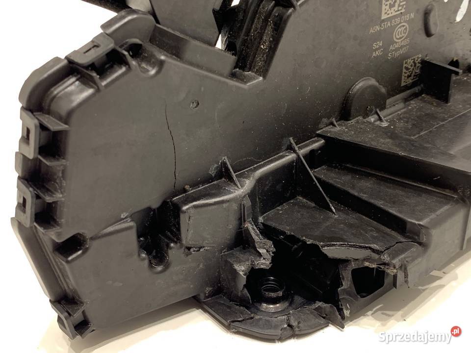 ZAMEK DRZWI PRAWY TYŁ AUDI Q3 II SUV 5TA839016N podkarpackie